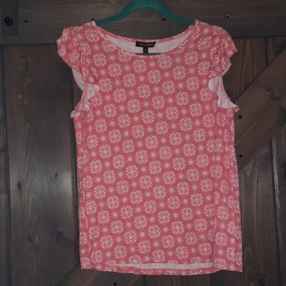 Tint & Shadow Tops - Tint & Shadow size S NWT floral medallian short sleeve top